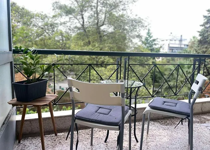 The Flat Downtown Apartment *