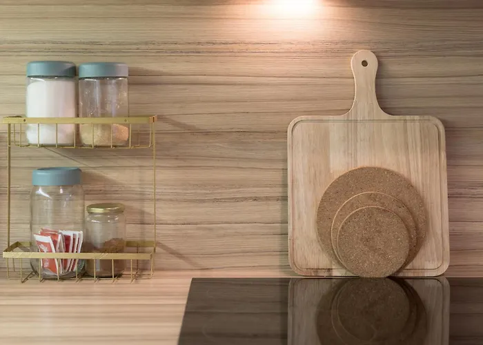 The Flat Downtown Apartment *