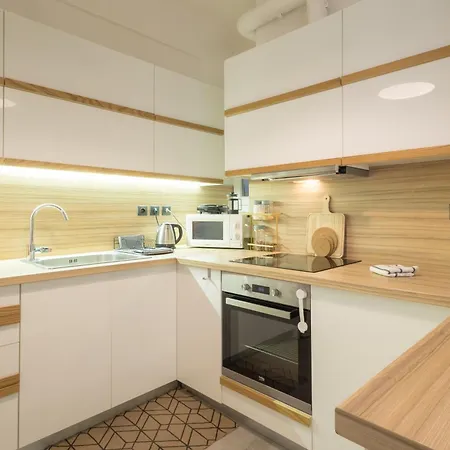 The Flat, Downtown